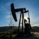 Iran, Tehran: ‘Not a drop of oil from the Strait of Hormuz if the US strikes our infrastructure’