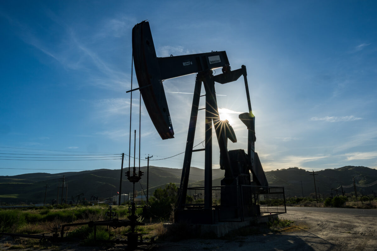 Iran, Tehran: ‘Not a drop of oil from the Strait of Hormuz if the US strikes our infrastructure’