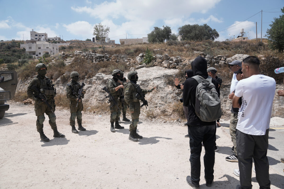 Middle East: Shooting in the West Bank leaves four Palestinians and one Israeli dead