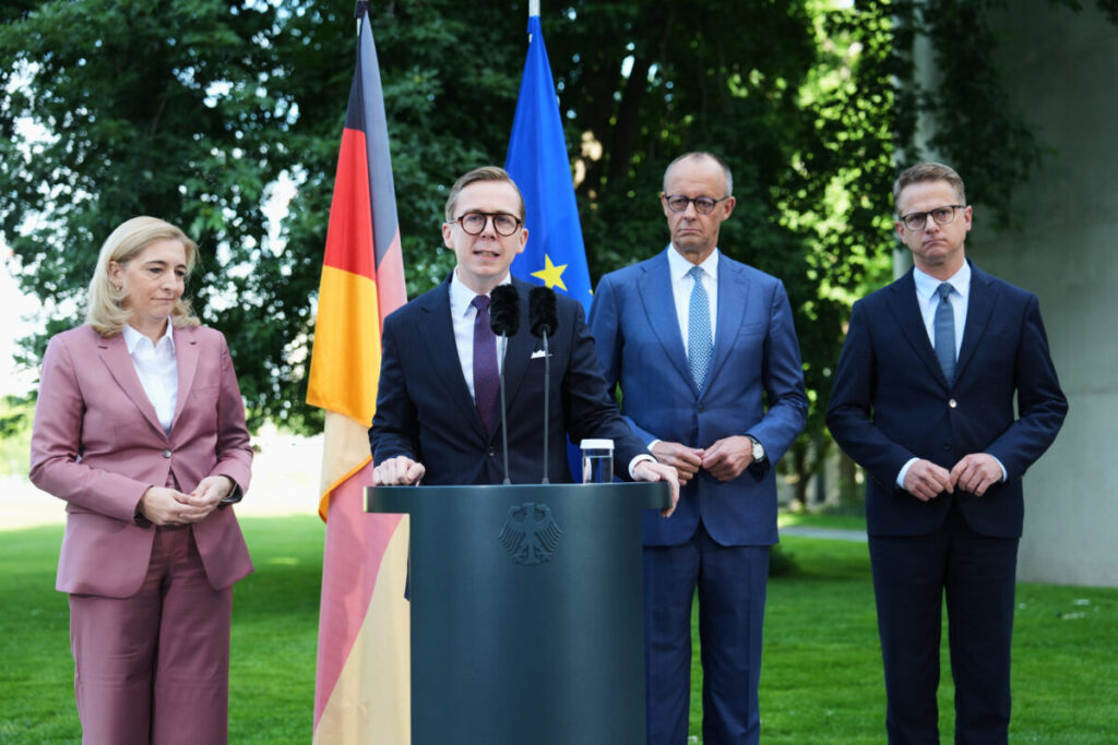 Germany: Merz reshuffles government; Warken appointed Head of the Chancellery and Linnemann appointed Health Minister