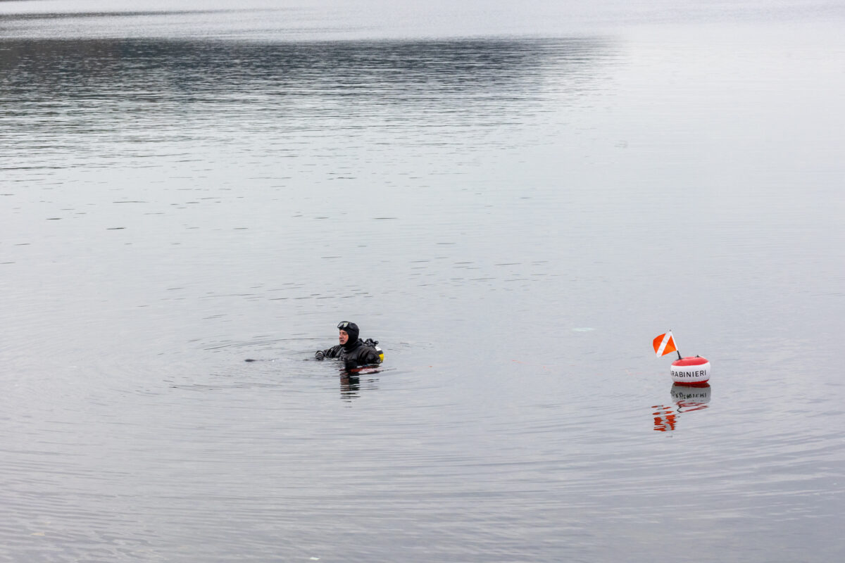 Como: man dives into the lake to help his 16-year-old son and does not resurface Como: man dives into the lake to help his 16-year-old son and does not resurface