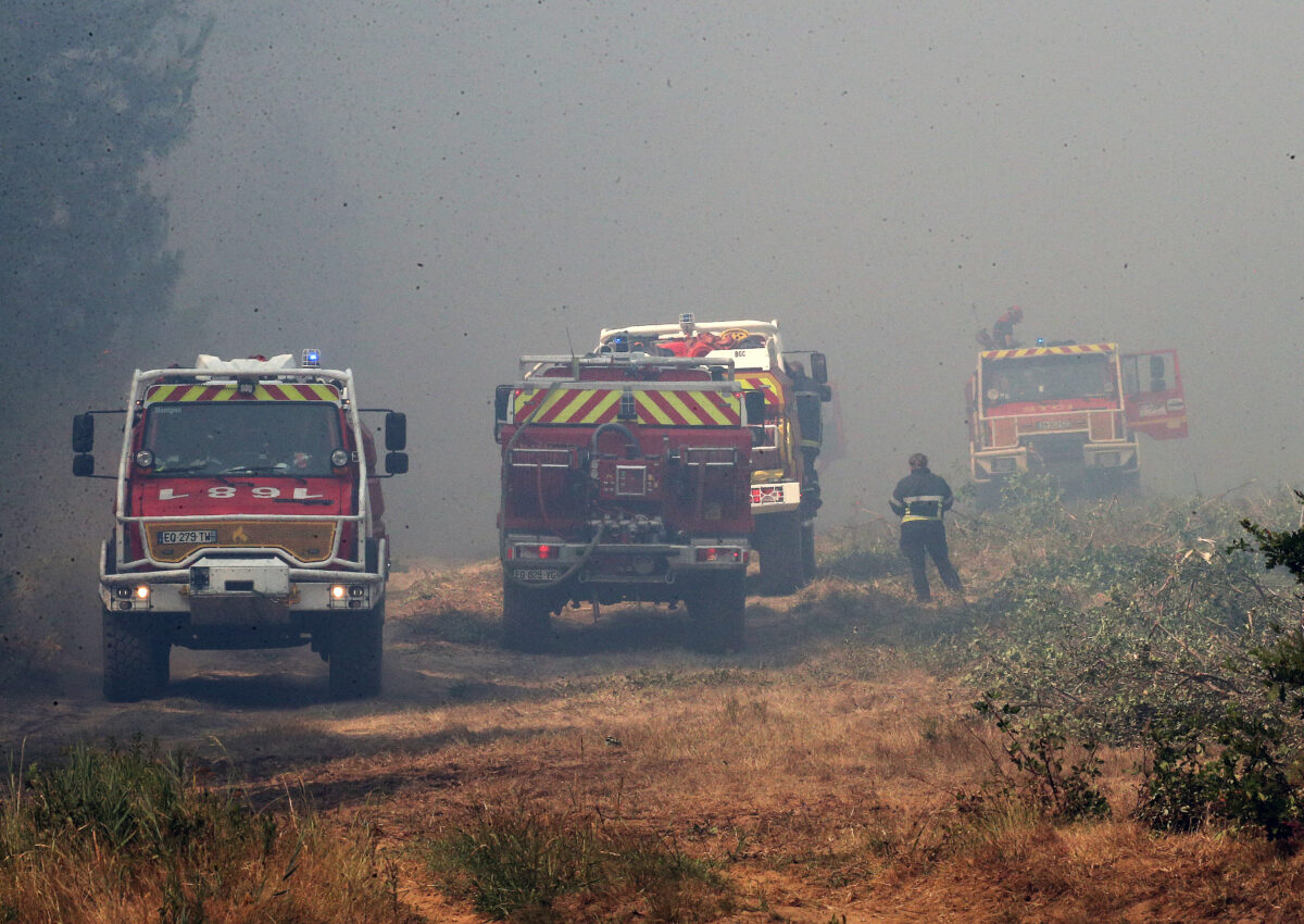 Wildfires: Macron chairs crisis unit meeting today