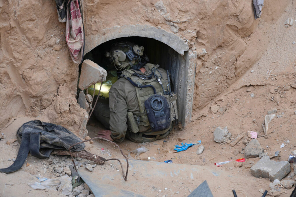 Middle East: IDF destroys Hamas tunnel hundreds of metres long