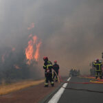 Wildfires: French authorities order evacuation of 4,000 people from tourist resorts