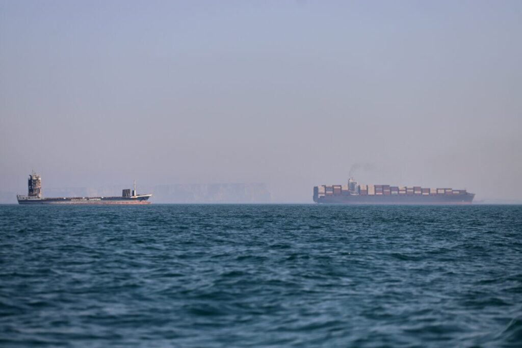 Iran: UKMTO, oil tanker struck in the Strait of Hormuz