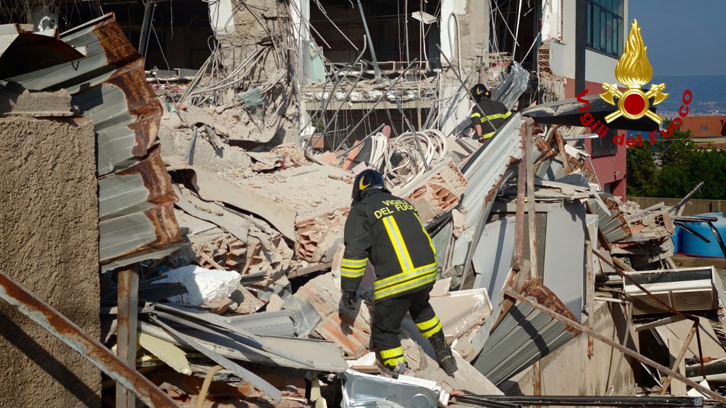 Messina: death toll from the building collapse rises to three; body recovered from the rubble Messina: death toll from the building collapse rises to three; body recovered from the rubble