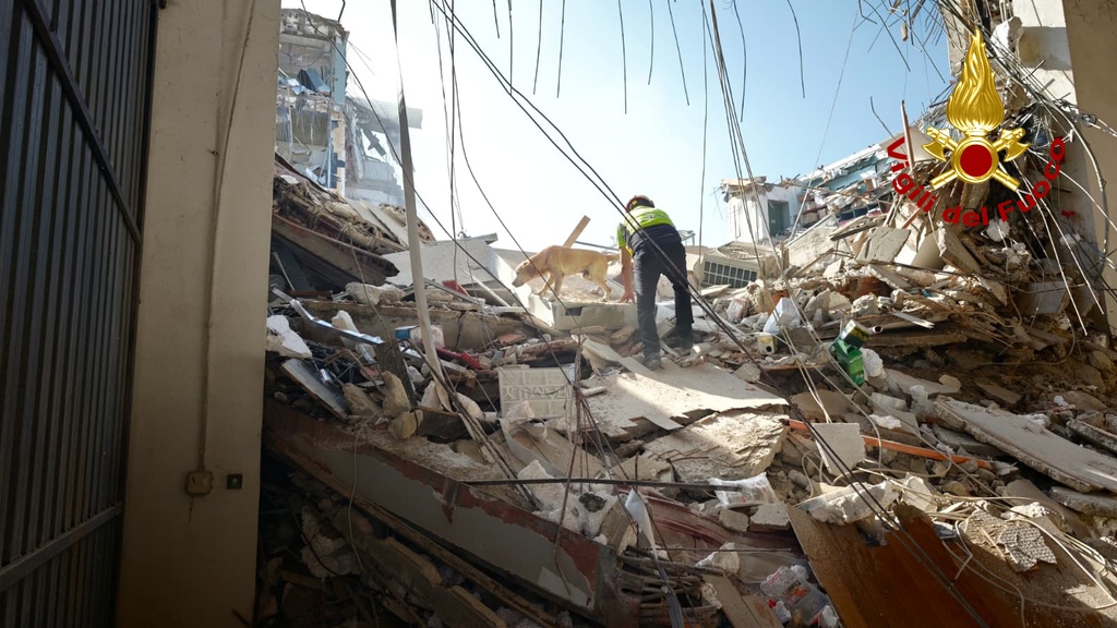 Messina: three people under investigation over the building’s collapse
