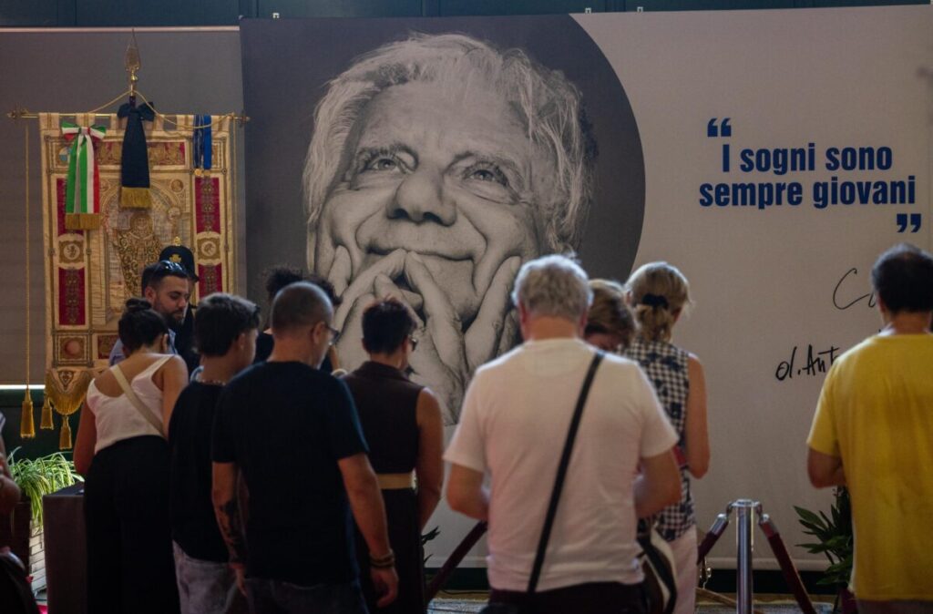 Don Mazzi, viewing room open: his message ‘Ciao’ is to be inscribed on his gravestone