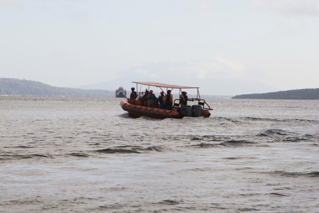Indonesia, ferry fire: five dead and 41 missing