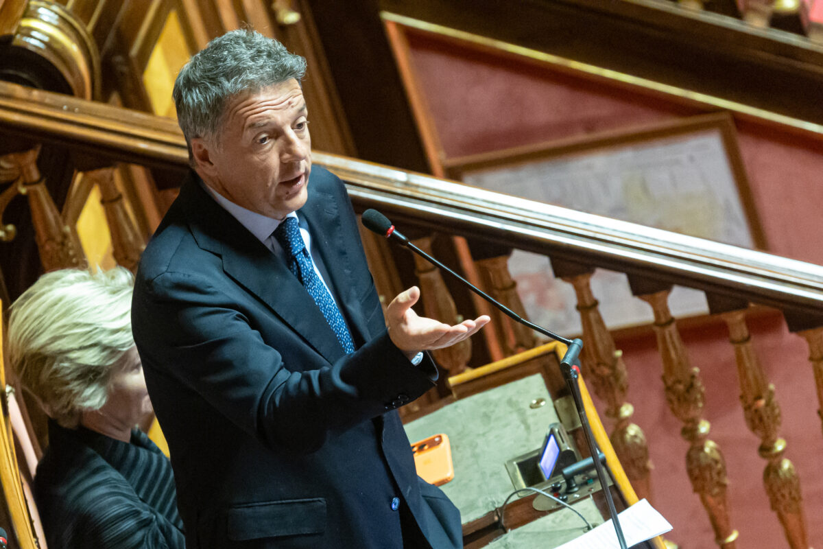 Migrants, Renzi: “Short-sighted and useless halt to Schengen to chase after Vannacci”