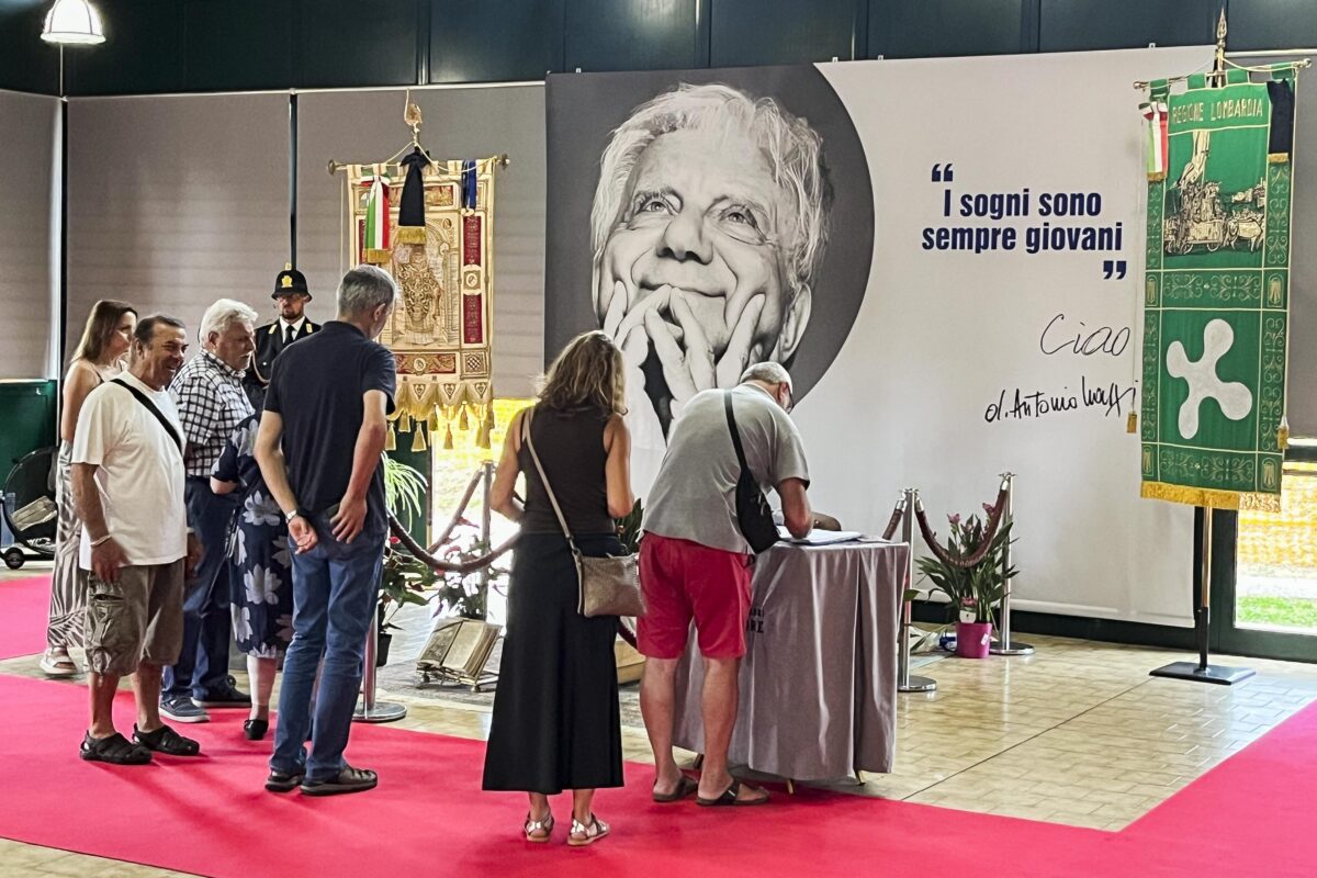 Don Mazzi: long queue at Sant’Ambrogio for a final farewell