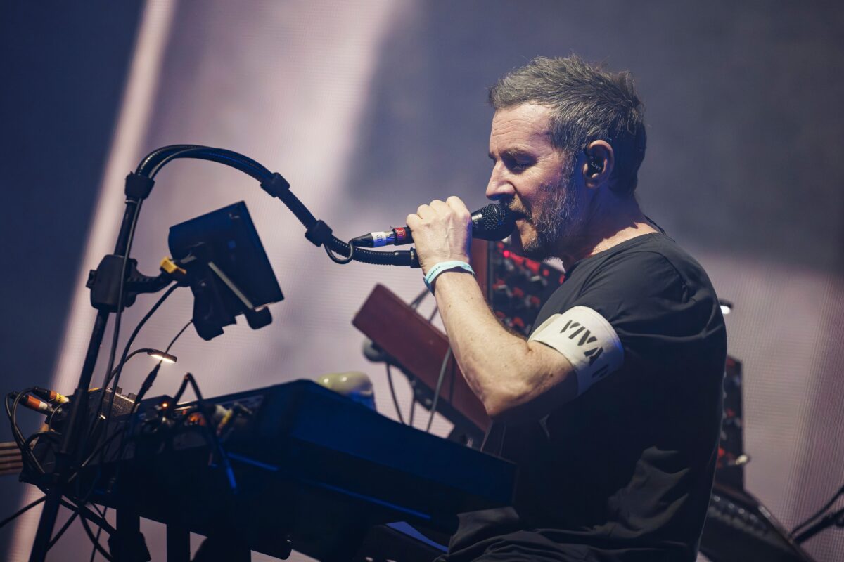 Music: Massive Attack banned from Singapore – searched and questioned