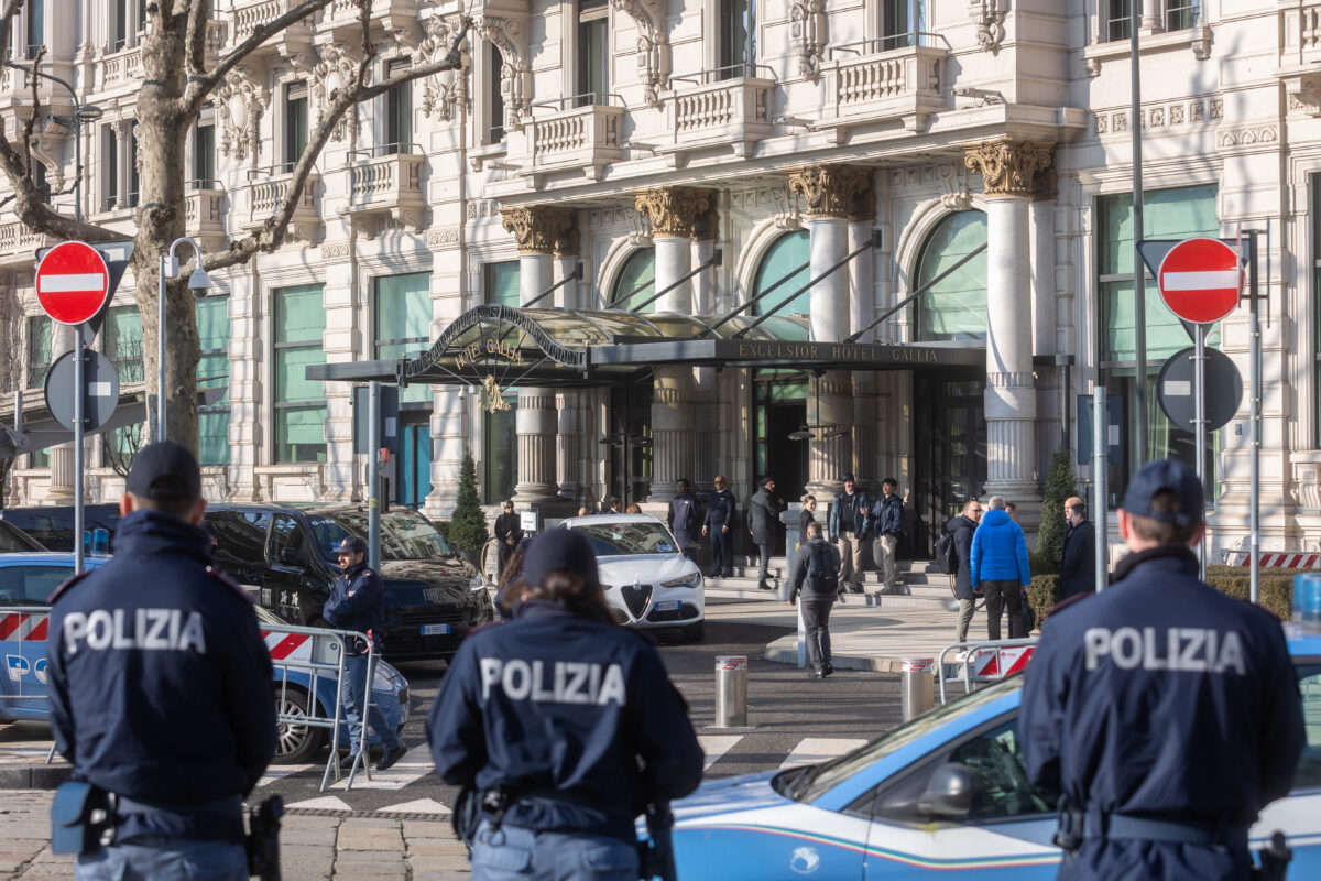 Milan: bomb scare at four shopping centres; evacuated by the police