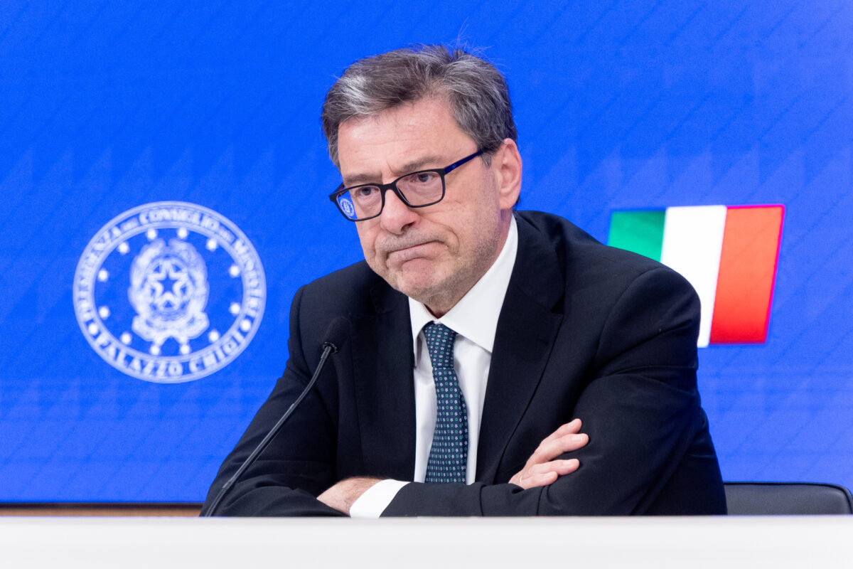 EU, draft centre-right resolution: “Defence spending within 0.9% of GDP, assess Safe programme” EU, draft centre-right resolution: “Defence spending within 0.9% of GDP, assess Safe programme”