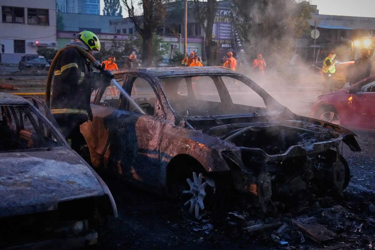 Ukraine, Russian strikes on Kyiv: at least 15 dead and more than 50 injured