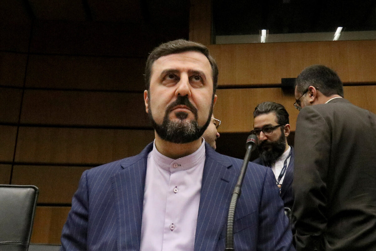 Iran, Tehran: “We are negotiating only with Oman, not with the United States”