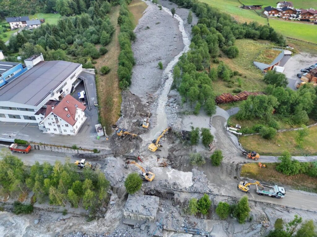 South Tyrol, bad weather in Ahrntal: debris flow forces evacuation of 120 people