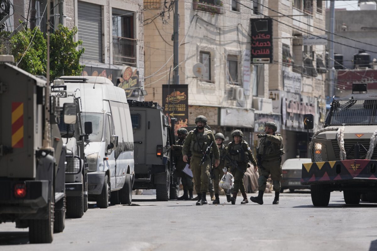 Middle East: Al Jazeera reports Israeli raid in the West Bank, over 50 Palestinians injured Middle East: Al Jazeera reports Israeli raid in the West Bank, over 50 Palestinians injured