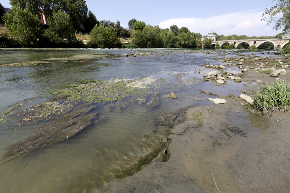 Rome: The Tiber is at its lowest level in 15 years, almost 15 cm below the 2011–2020 average