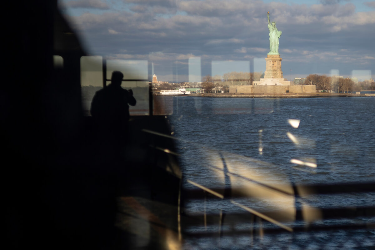 US: Boat capsizes in New York harbour; a woman and a child killed US: Boat capsizes in New York harbour; a woman and a child killed