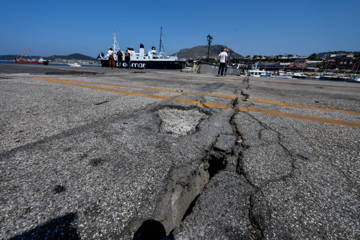 Campi Flegrei: magnitude 3 tremor during the night