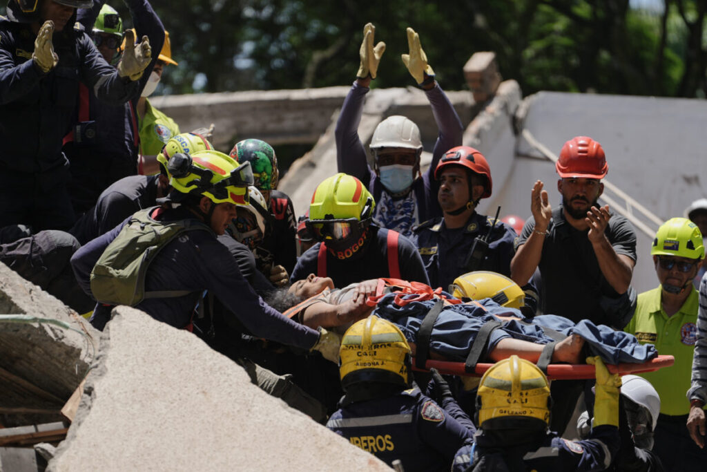 Colombia: Woman pulled alive from the rubble 30 hours after the earthquake