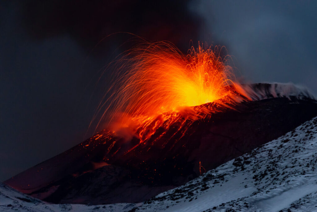 Etna: Catania Airport suspends flights until 4 pm tomorrow