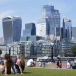Heat, UK records hottest day of the year: 38.1° in London