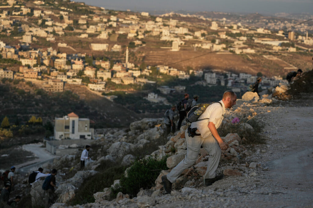 IDF evacuates Palestinian homes in Qusra besieged by settlers