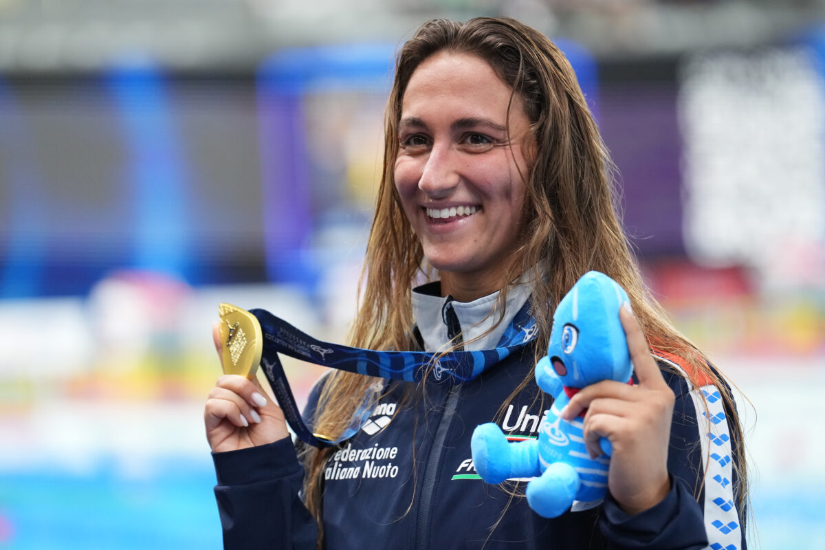 European Swimming Championships: Simona Quadarella wins gold in the 1,500-metre freestyle