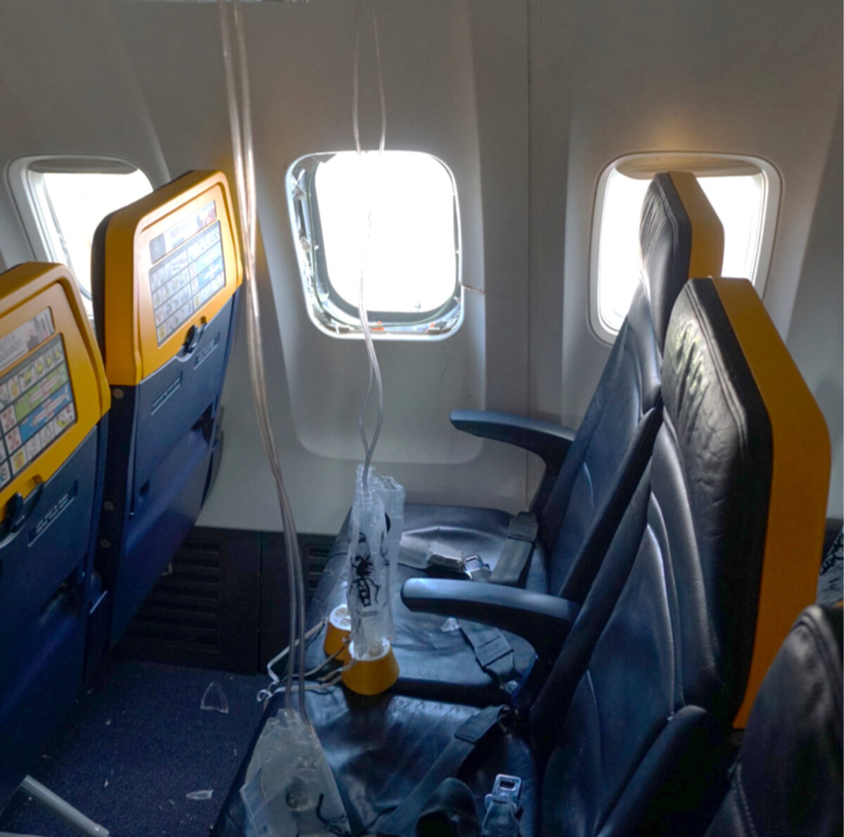 Greece: Engine debris caused window to shatter on Ryanair flight Greece: Engine debris caused window to shatter on Ryanair flight
