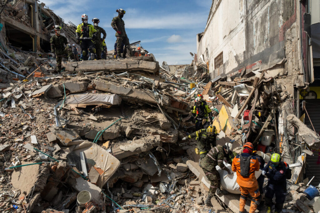 Indonesia: 7.7-magnitude earthquake rocks the country – at least 20 dead