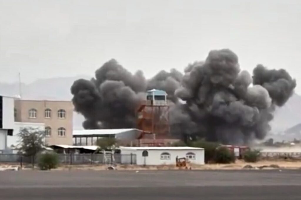 Yemen: media reports that Houthis have fired five missiles towards the Bab al-Mandab area