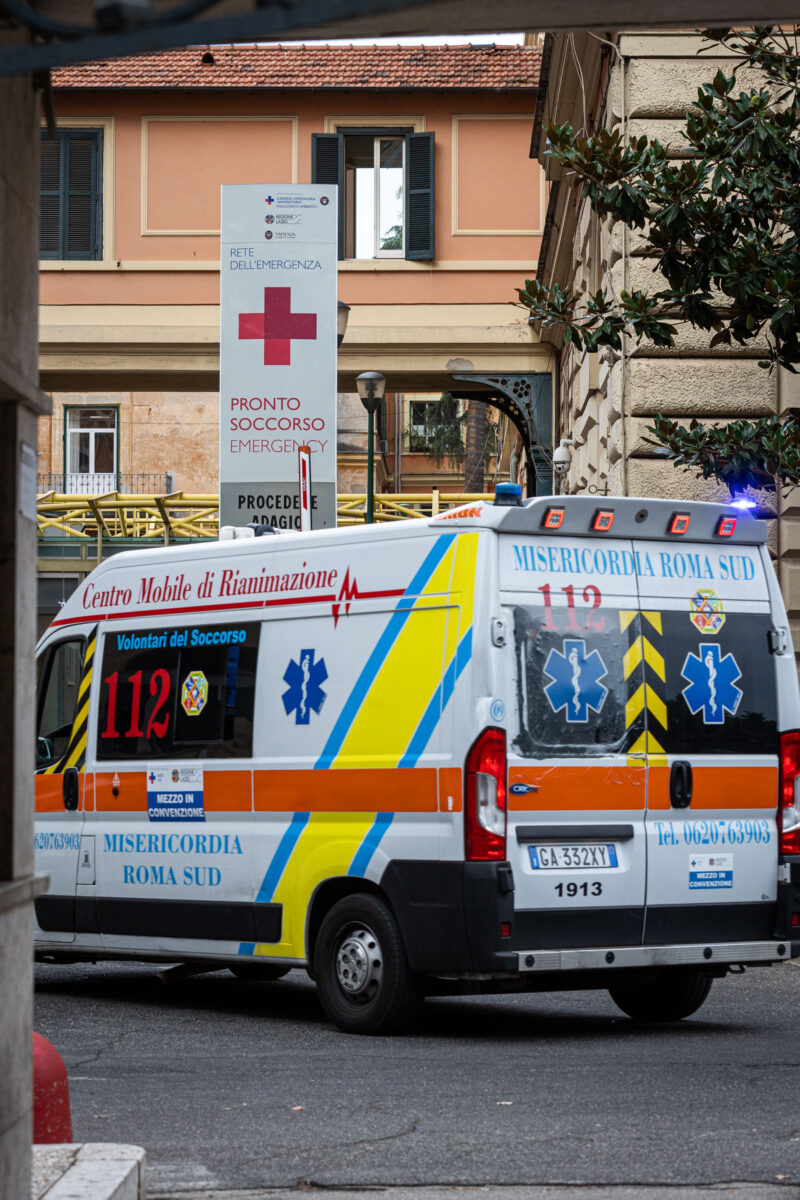 Rome: street brawl ends in stabbing; one man in a critical condition