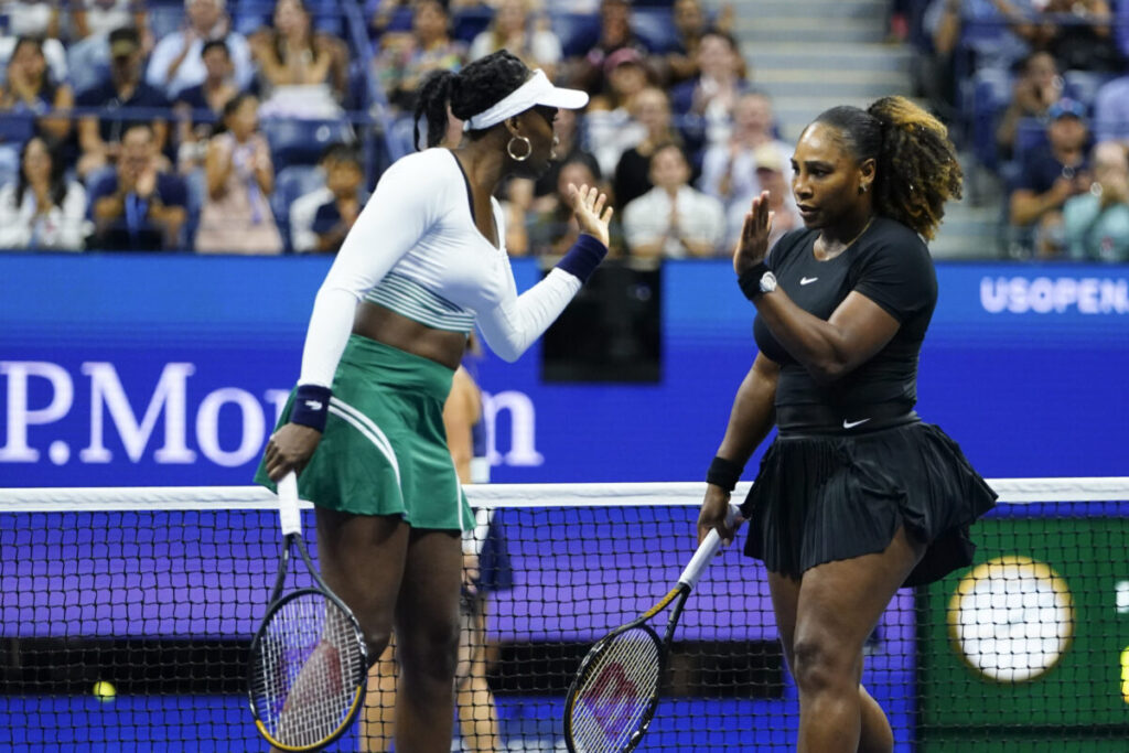 Tennis, WTA Cincinnati: Williams sisters return to doubles, immediately knocked out