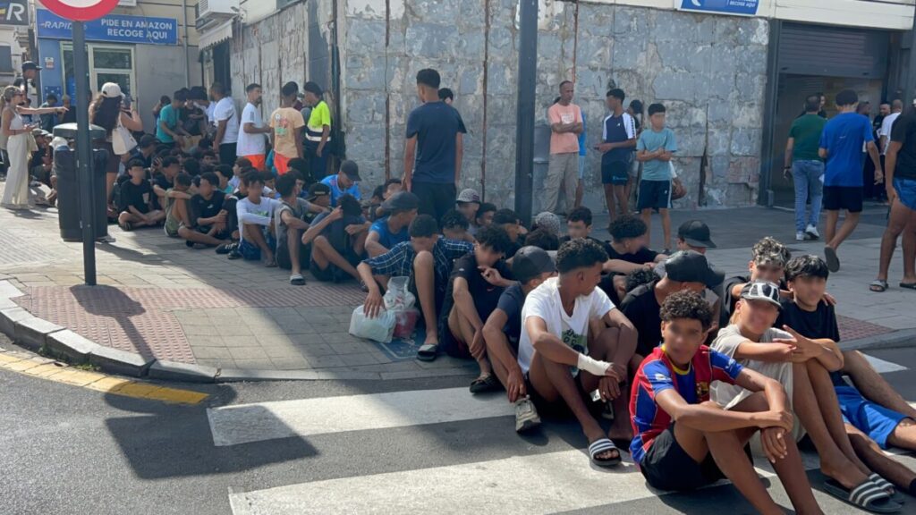 Migrants: emergency plan in Ceuta to transfer 500 children to Spain