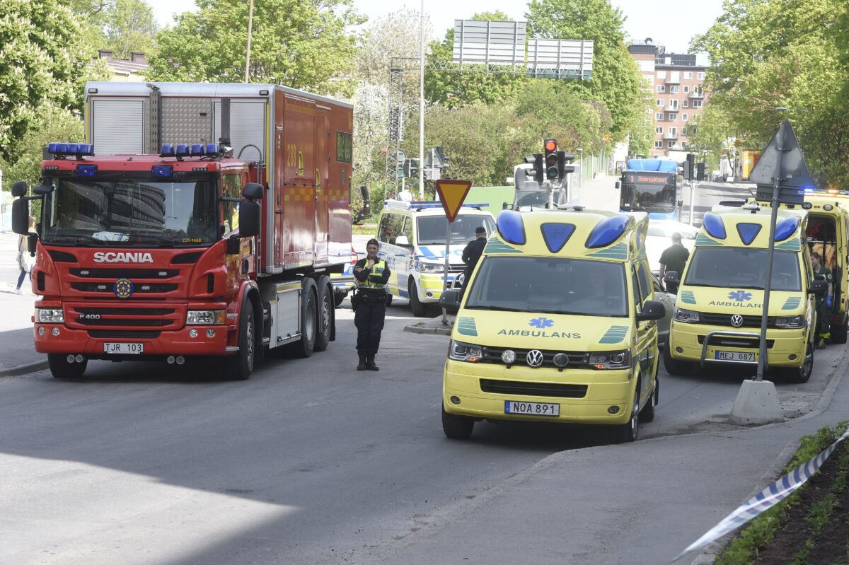 Sweden: Man armed with a sword at a secondary school; several people injured