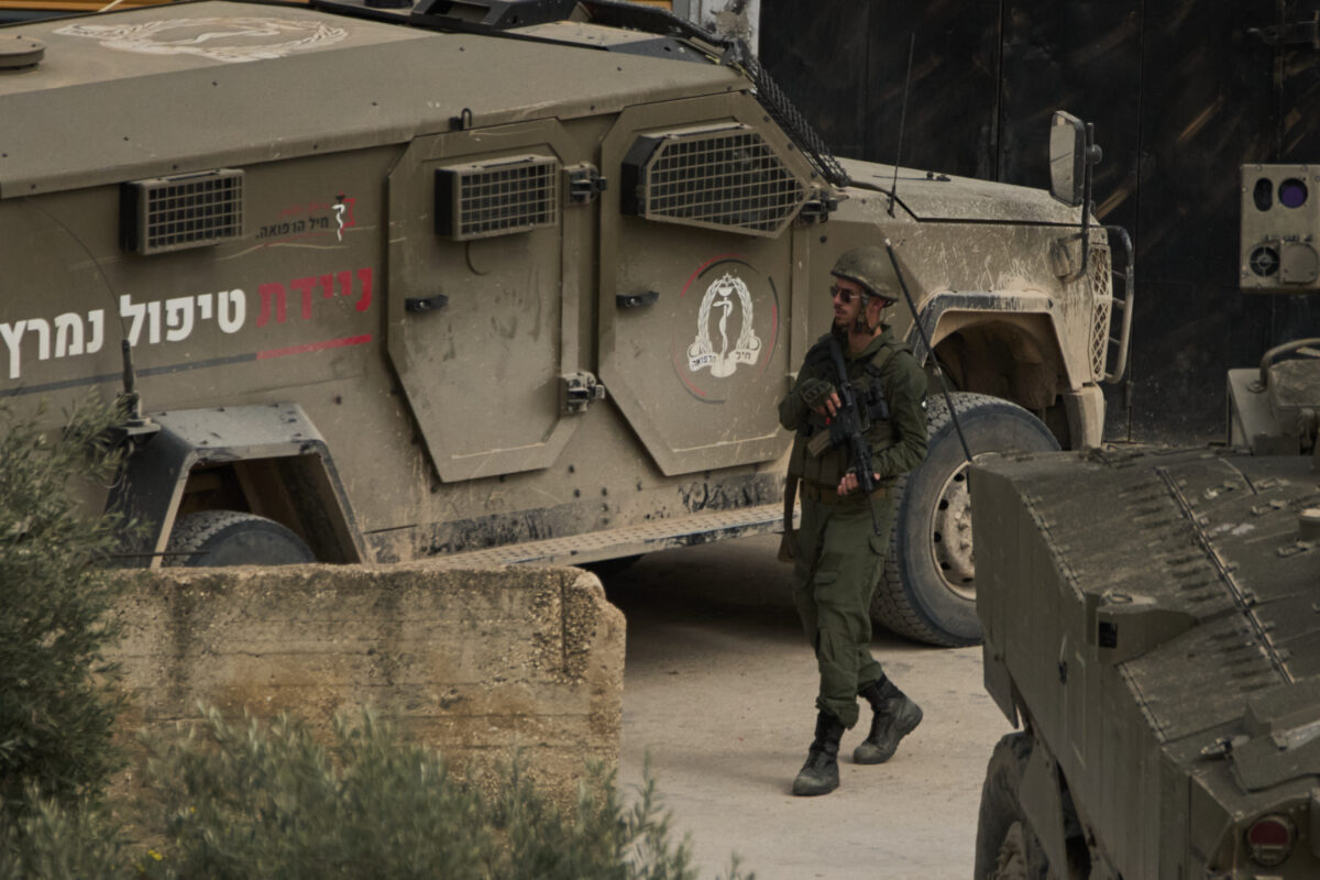 Middle East: IDF kills knife-wielding man in Jenin Middle East: IDF kills knife-wielding man in Jenin