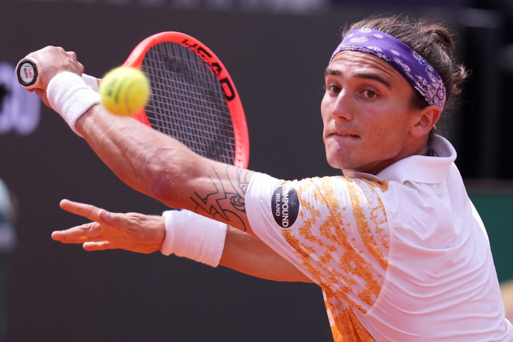 Tennis: ATP Winston Salem, Bellucci gets through the first round and faces Darderi