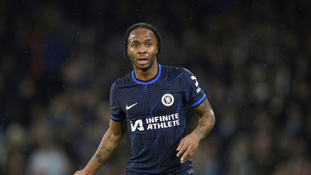 Football: Sterling in trouble, accused of dangerous driving and possible drug use