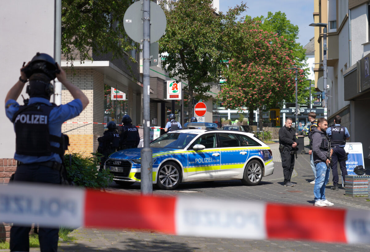 Germany: Young man stabs and kills his ex-girlfriend at school; a 30-year-old man was also killed