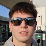 Barcelona: Nicola Maggiotto walks and eats on his own
