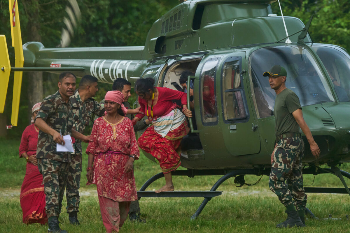 Nepal, China: “555 tourists stranded in Tibet evacuated”