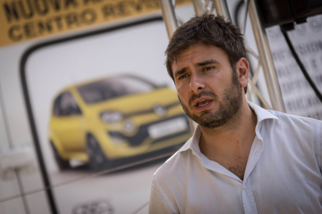 Sources: Di Battista spoke to the doctors whilst in the ambulance on his way to Havana