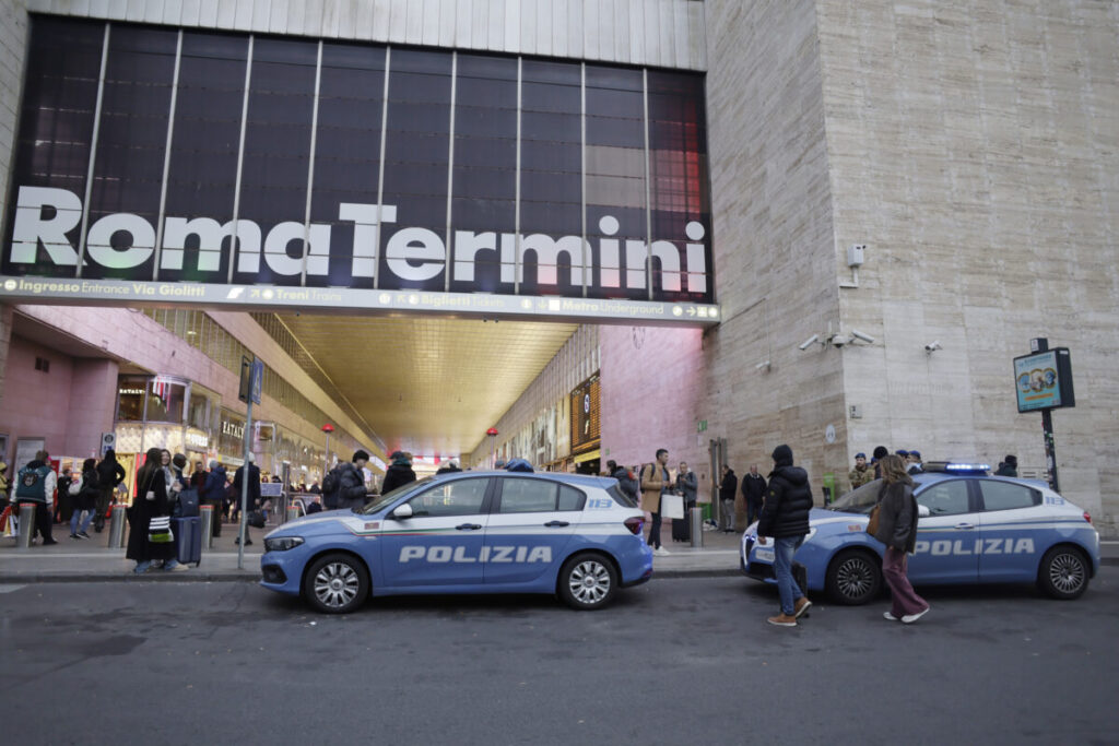 Rome, scams targeting the elderly: one arrest and a scam foiled at Termini
