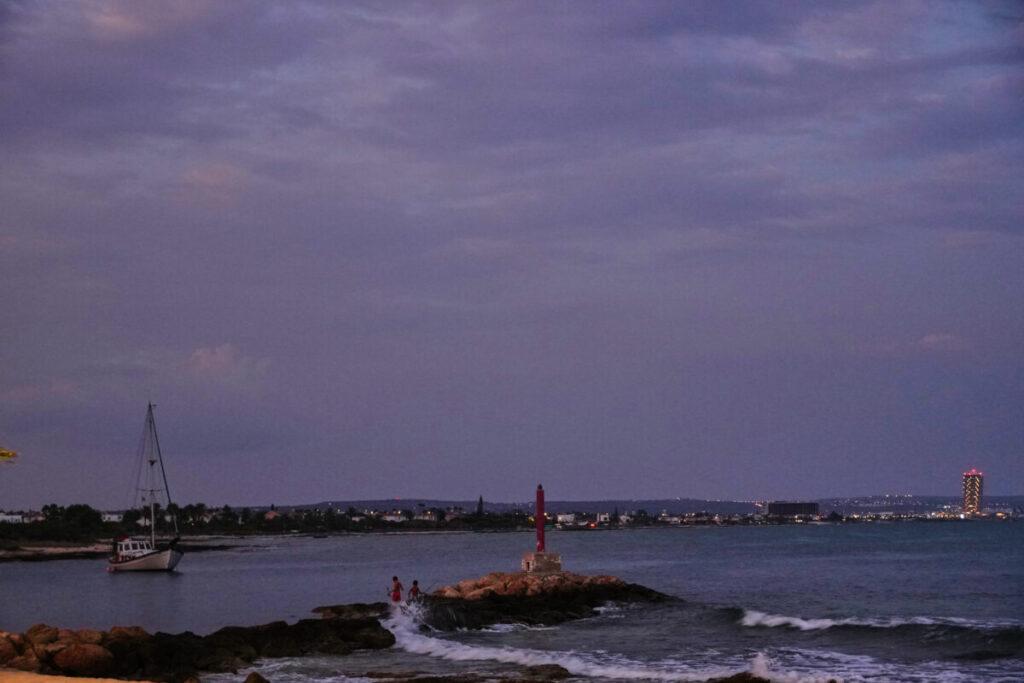 Ferry wreck in Cyprus: there are casualties