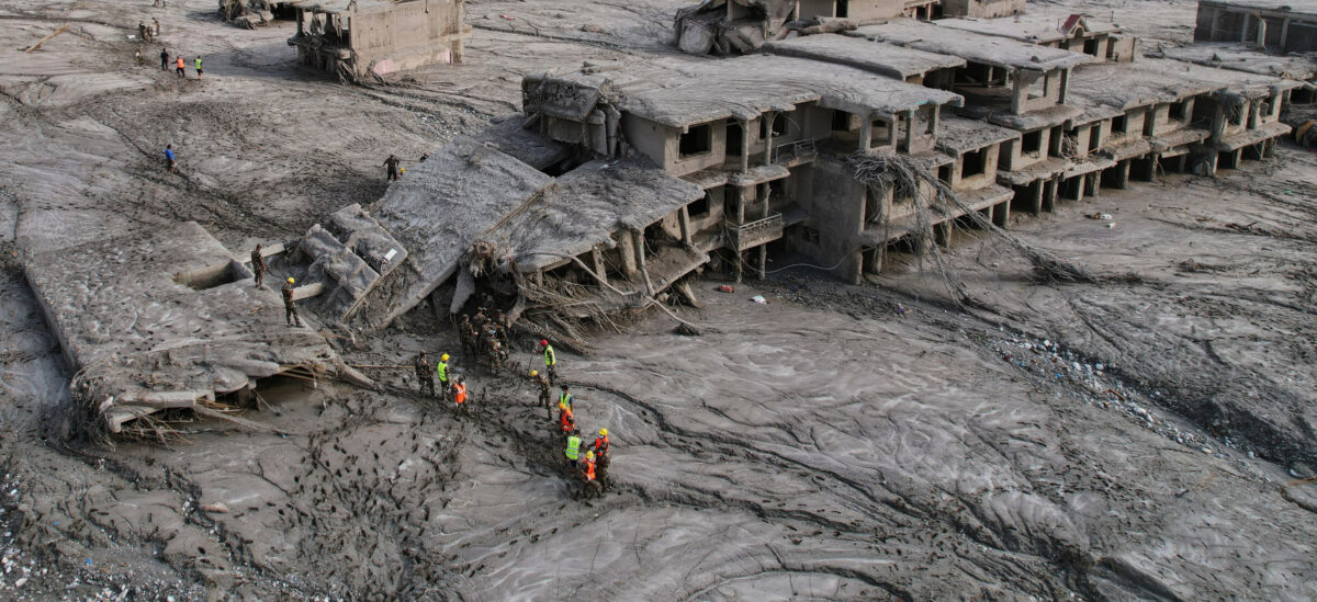 Nepal, six-year-old girl rescued: under the rubble for three days