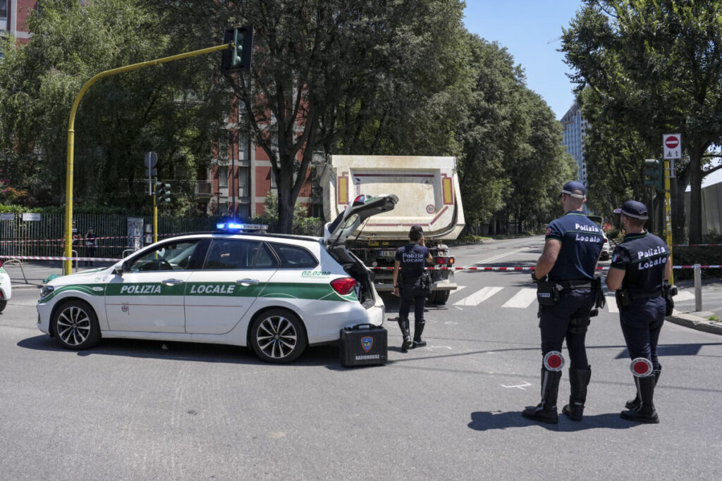 Milan, pedestrian hit by truck: 52-year-old man dies