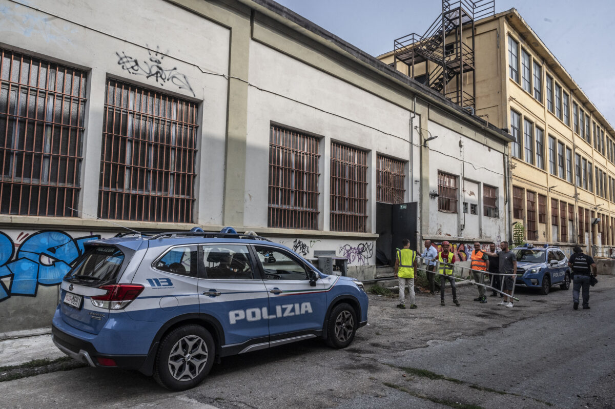 Rome : un homme de 50 ans décède après avoir été roué de coups ; son fils de 16 ans appelle la police et avoue les faits