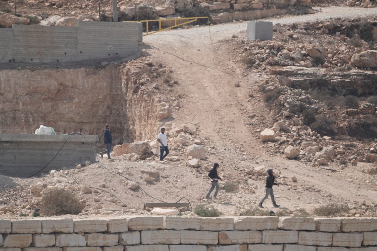 West Bank: settlers storm Burqa village West Bank: settlers storm Burqa village